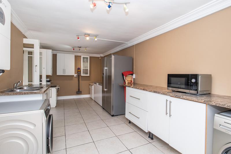 5 Bedroom Property for Sale in Bergvliet Western Cape